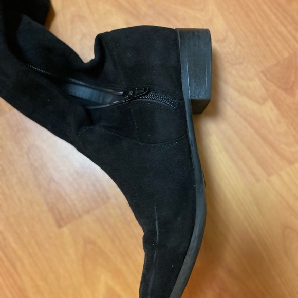 Over the knee black boots - Picture 2 of 2